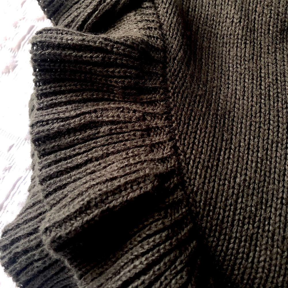 Sweater with Ruffles - Picture 4 of 5